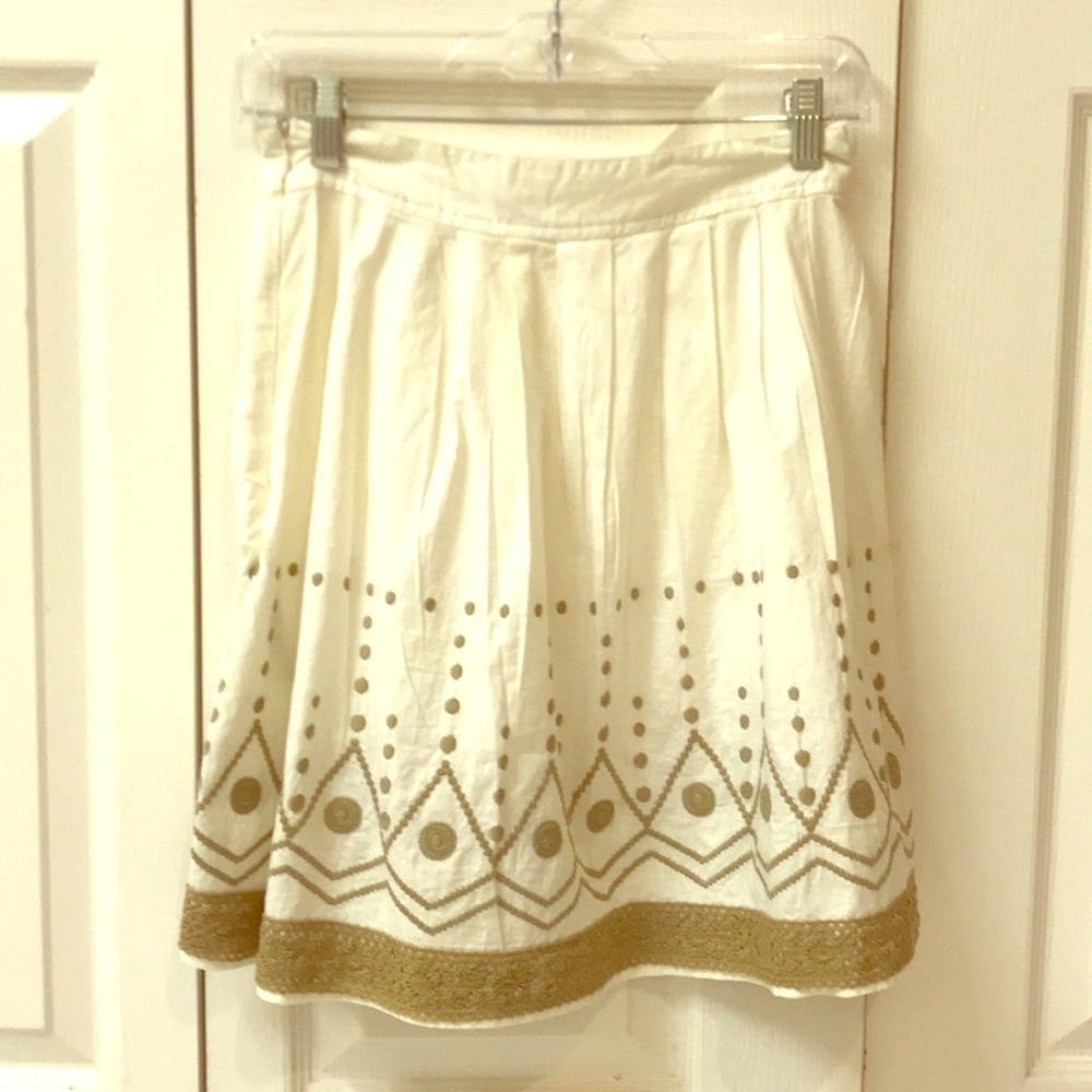 Short floral flared skirt
